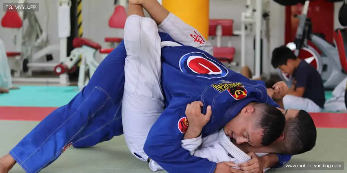 真人游戏娱乐中心:全球荷官全上线,高清互动不缺席